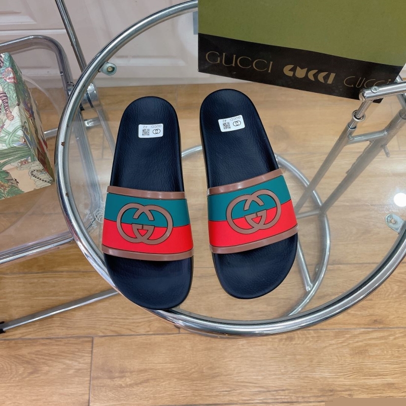 G*u*i slippers